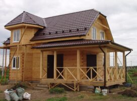 Дом из бруса в Москве: как выбрать материал, подрядчика и построить надёжное жильё для всей семьи
