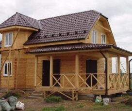 Дом из бруса в Москве: как выбрать материал, подрядчика и построить надёжное жильё для всей семьи